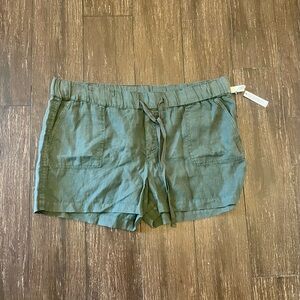 NWT green shorts!…